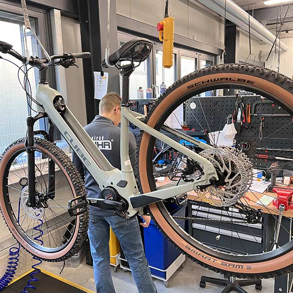 Werkstatt-Fahrrad-Reparaturen-Service-Wartung-Wertgarantie
